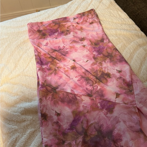 Caution to the wind Maxi dress size Medium - Picture 3 of 4